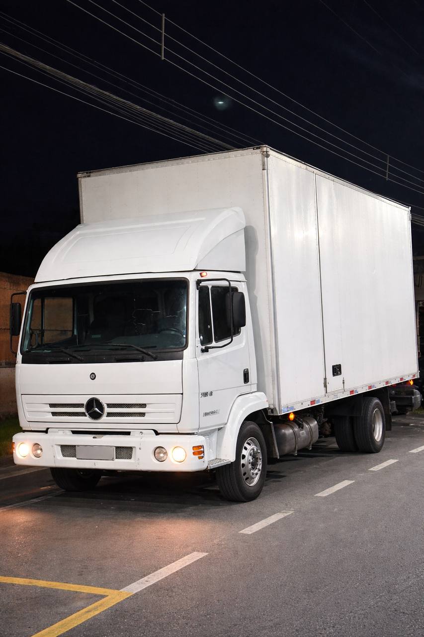 Caminhão Mercedes-Benz